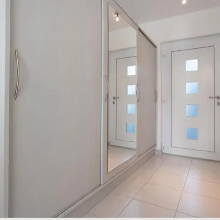 Lage Mit Blick Zum Dom Greifswald